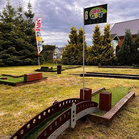 Domki Kapitanskie Z Prywatnym Polem Do Gry W Mini Golf Rewal Exterior foto