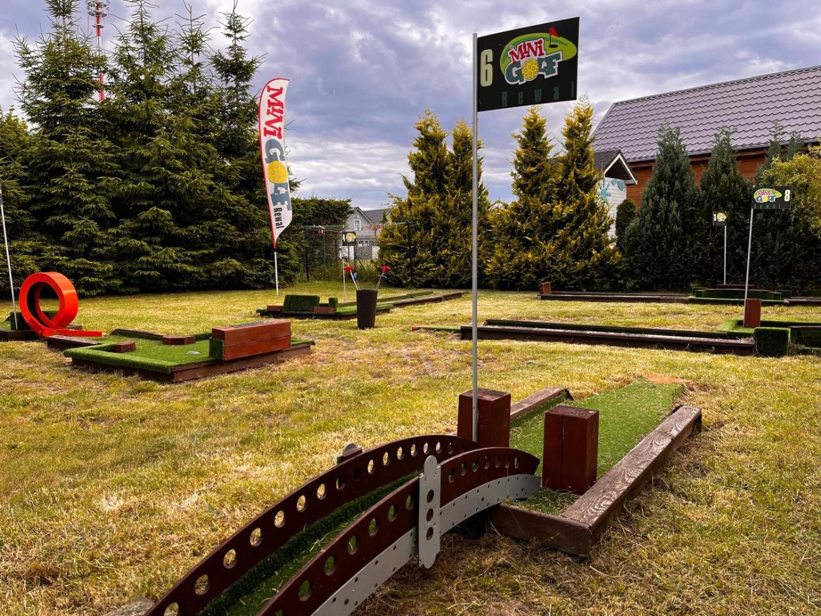 Domki Kapitanskie Z Prywatnym Polem Do Gry W Mini Golf Rewal Exterior foto