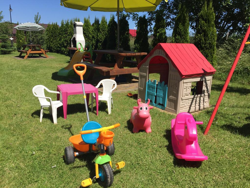 Domki Kapitanskie Z Prywatnym Polem Do Gry W Mini Golf Rewal Exterior foto